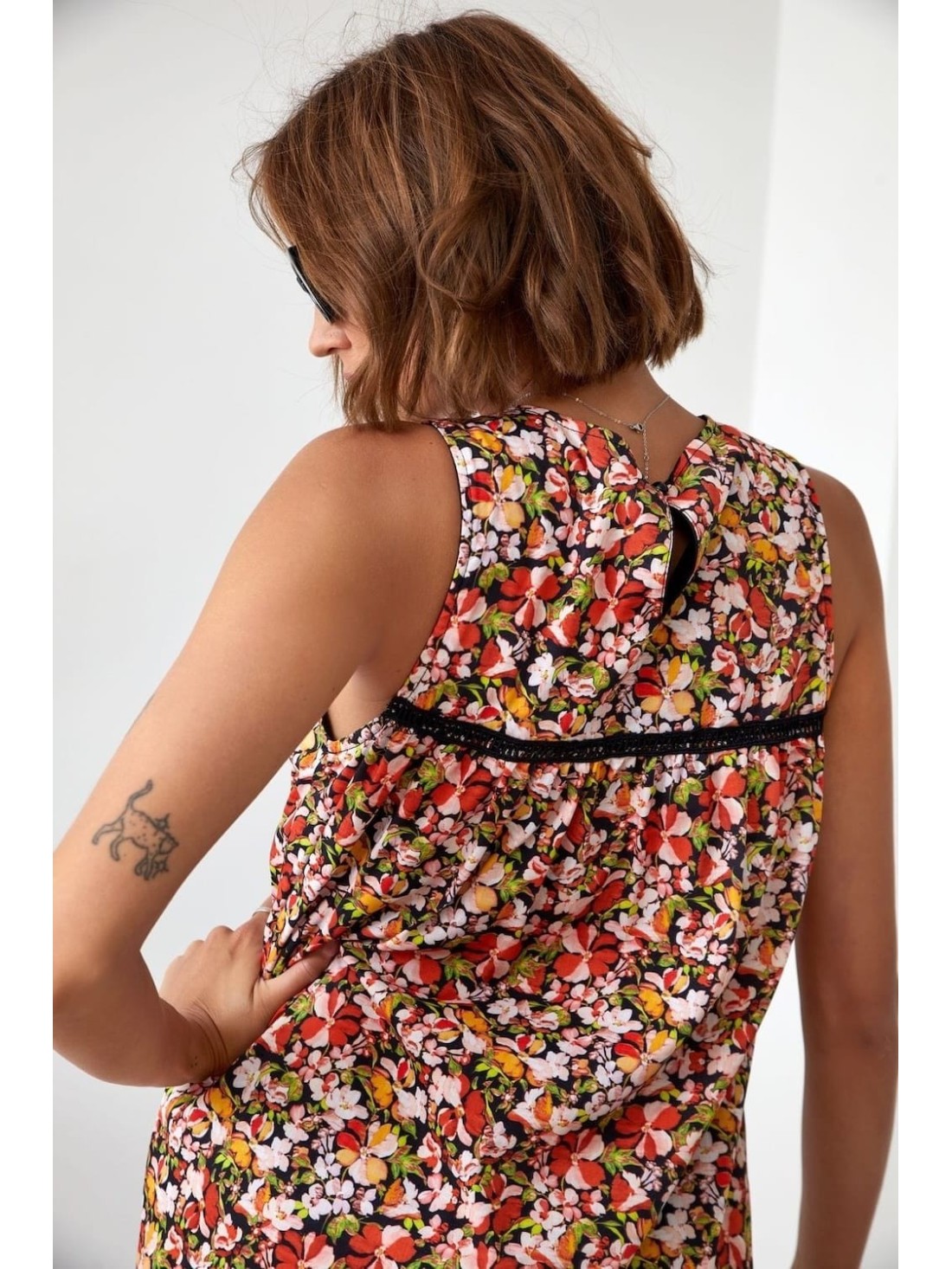 Trapezoid summer dress with flowers, black and orange 3078 - Online store - Boutique